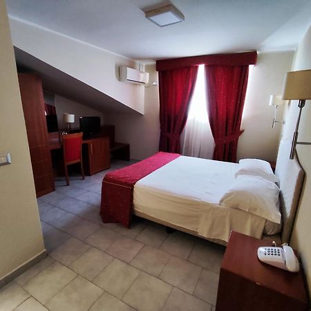 Pisani Hotel San Nicola La Strada المظهر الخارجي الصورة