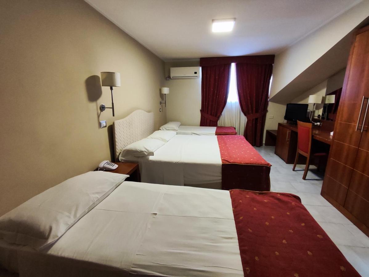 Pisani Hotel San Nicola La Strada المظهر الخارجي الصورة
