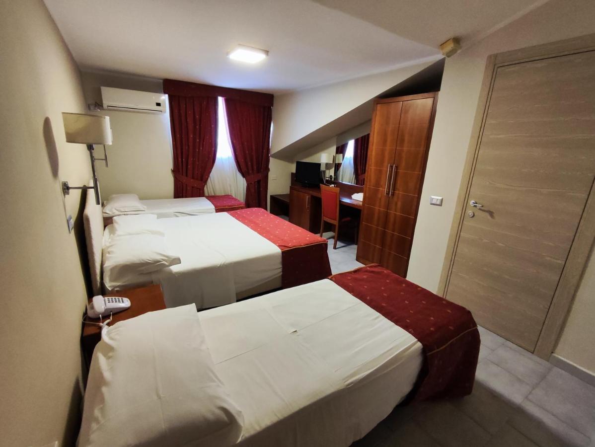 Pisani Hotel San Nicola La Strada المظهر الخارجي الصورة