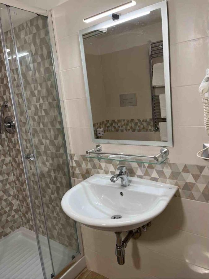 Pisani Hotel San Nicola La Strada المظهر الخارجي الصورة