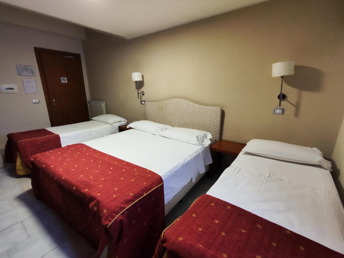 Pisani Hotel San Nicola La Strada المظهر الخارجي الصورة
