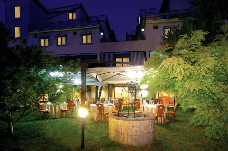 Pisani Hotel San Nicola La Strada المظهر الخارجي الصورة