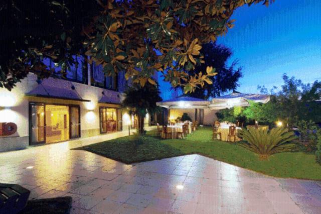 Pisani Hotel San Nicola La Strada المظهر الخارجي الصورة