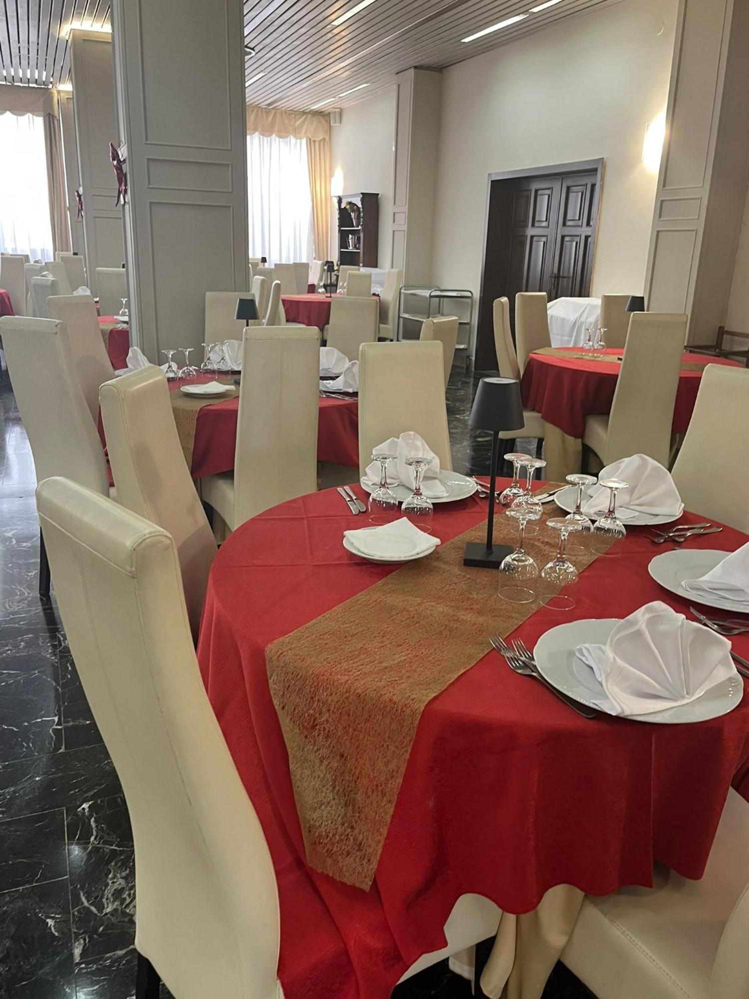 Pisani Hotel San Nicola La Strada المظهر الخارجي الصورة