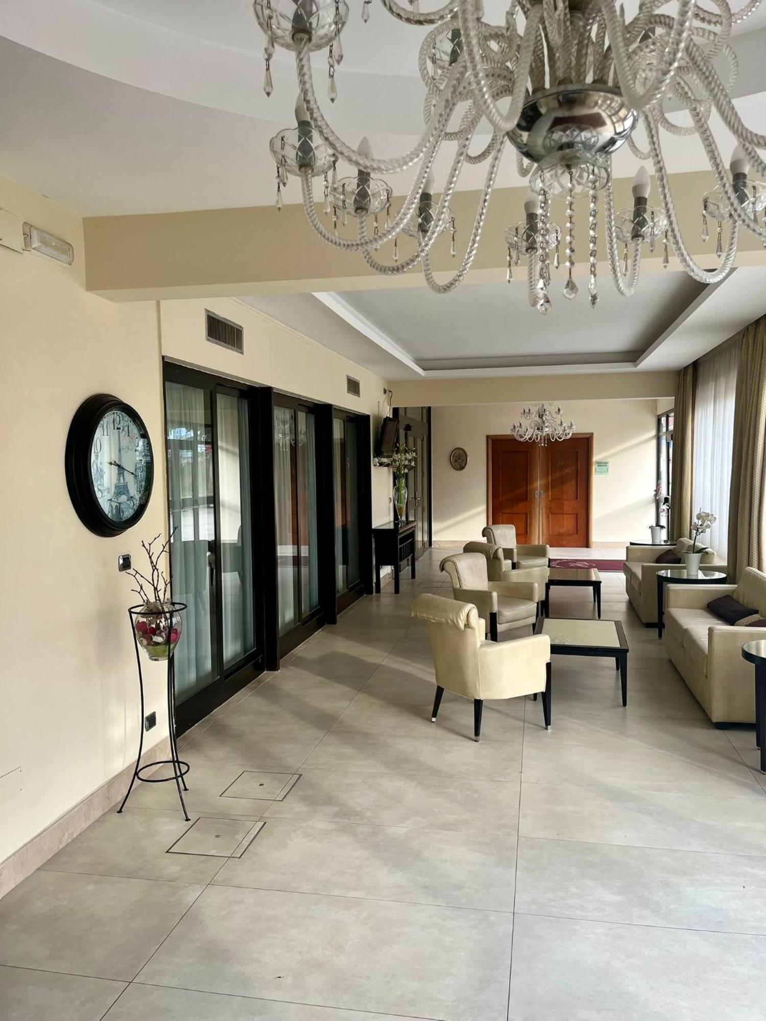 Pisani Hotel San Nicola La Strada المظهر الخارجي الصورة
