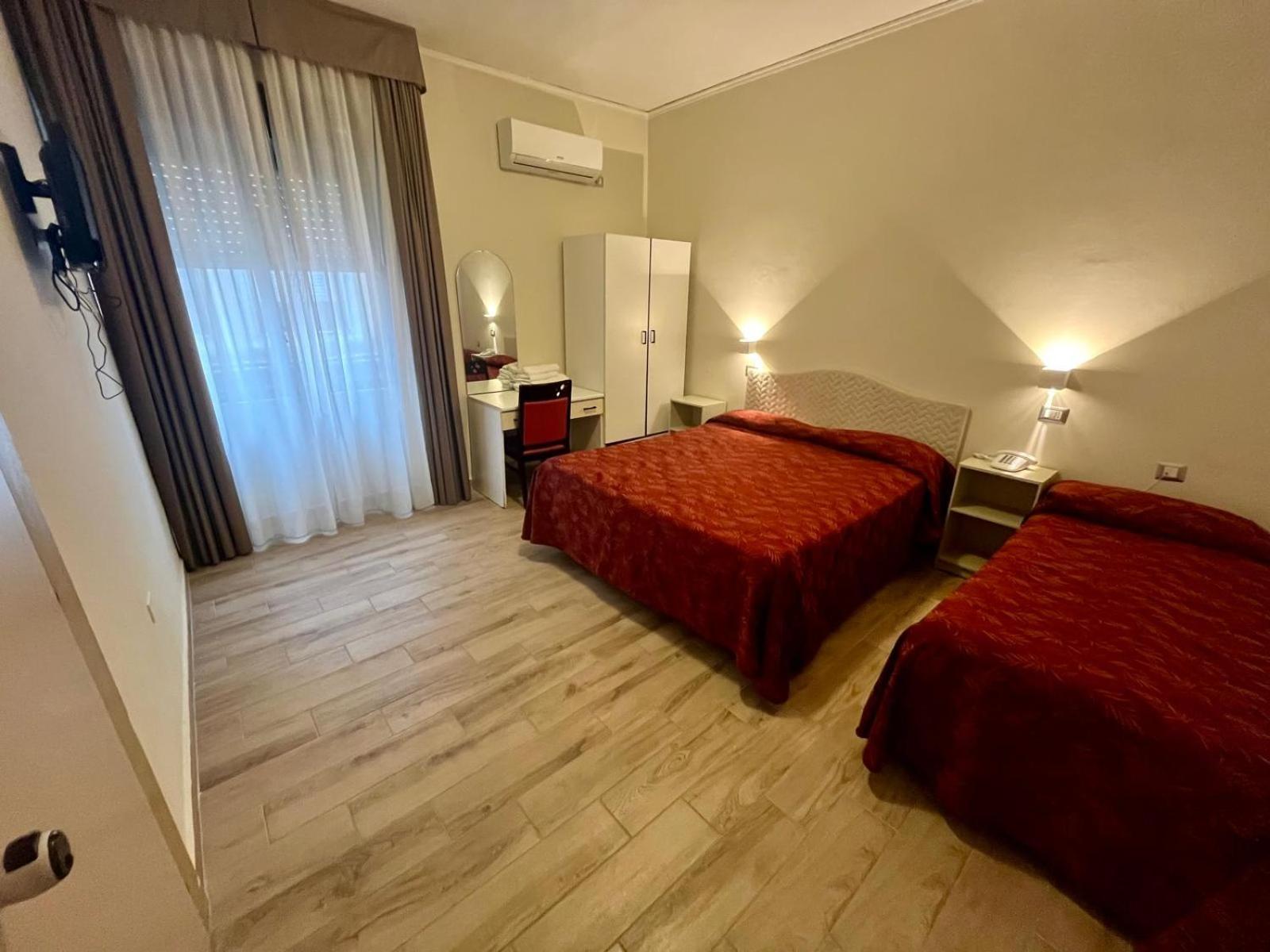 Pisani Hotel San Nicola La Strada المظهر الخارجي الصورة