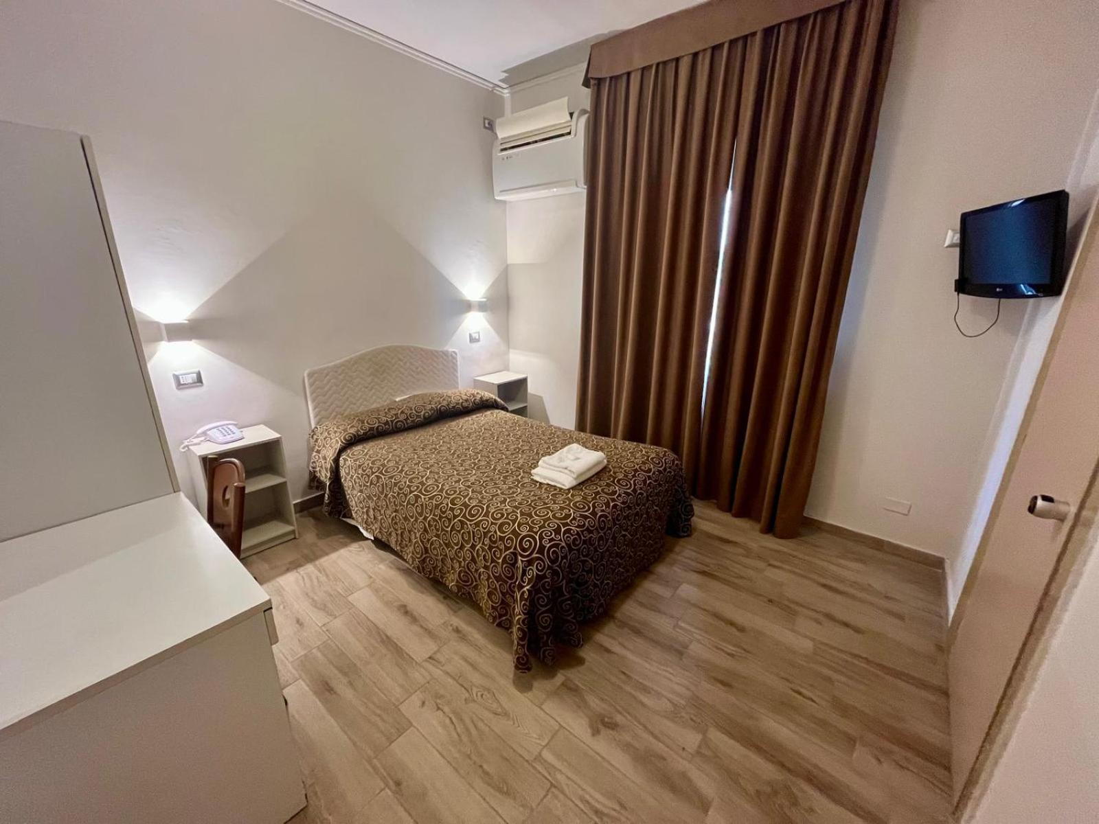 Pisani Hotel San Nicola La Strada المظهر الخارجي الصورة
