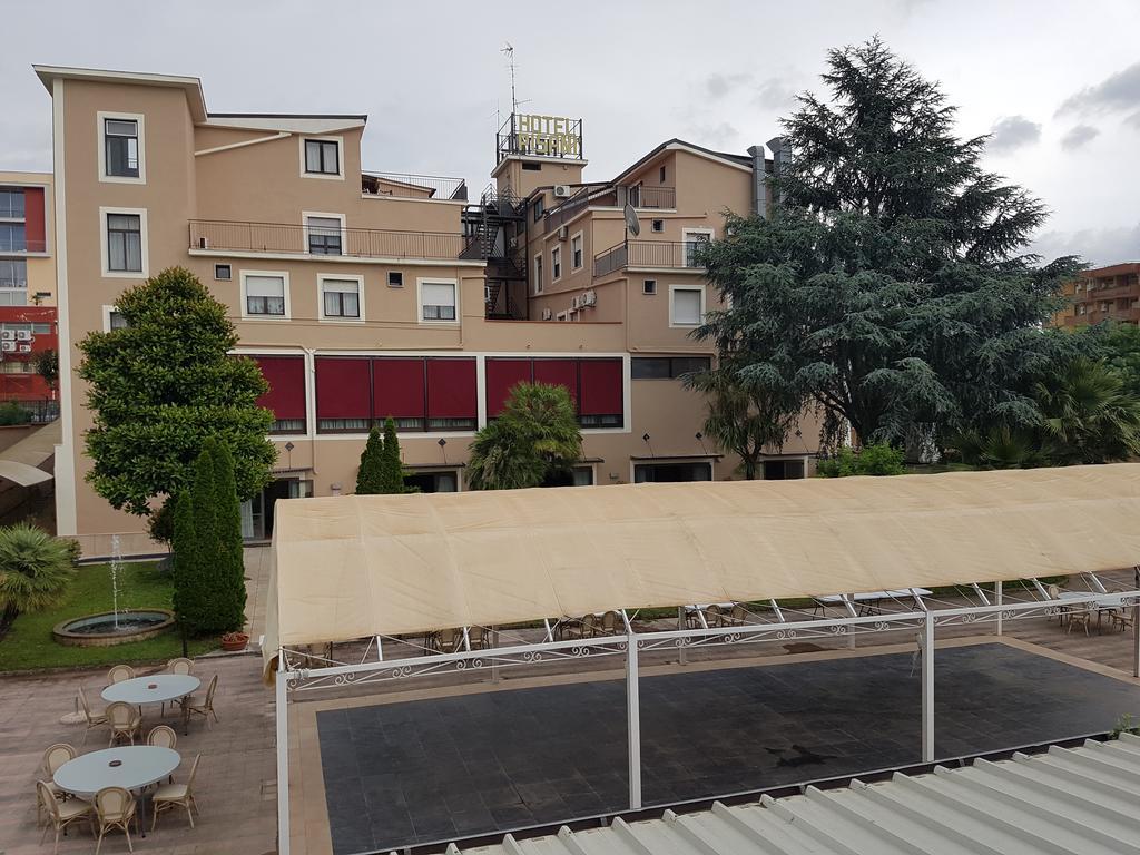 Pisani Hotel San Nicola La Strada المظهر الخارجي الصورة