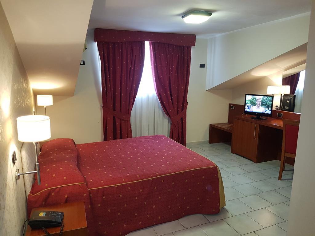 Pisani Hotel San Nicola La Strada المظهر الخارجي الصورة