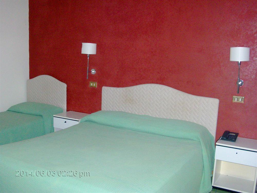 Pisani Hotel San Nicola La Strada المظهر الخارجي الصورة
