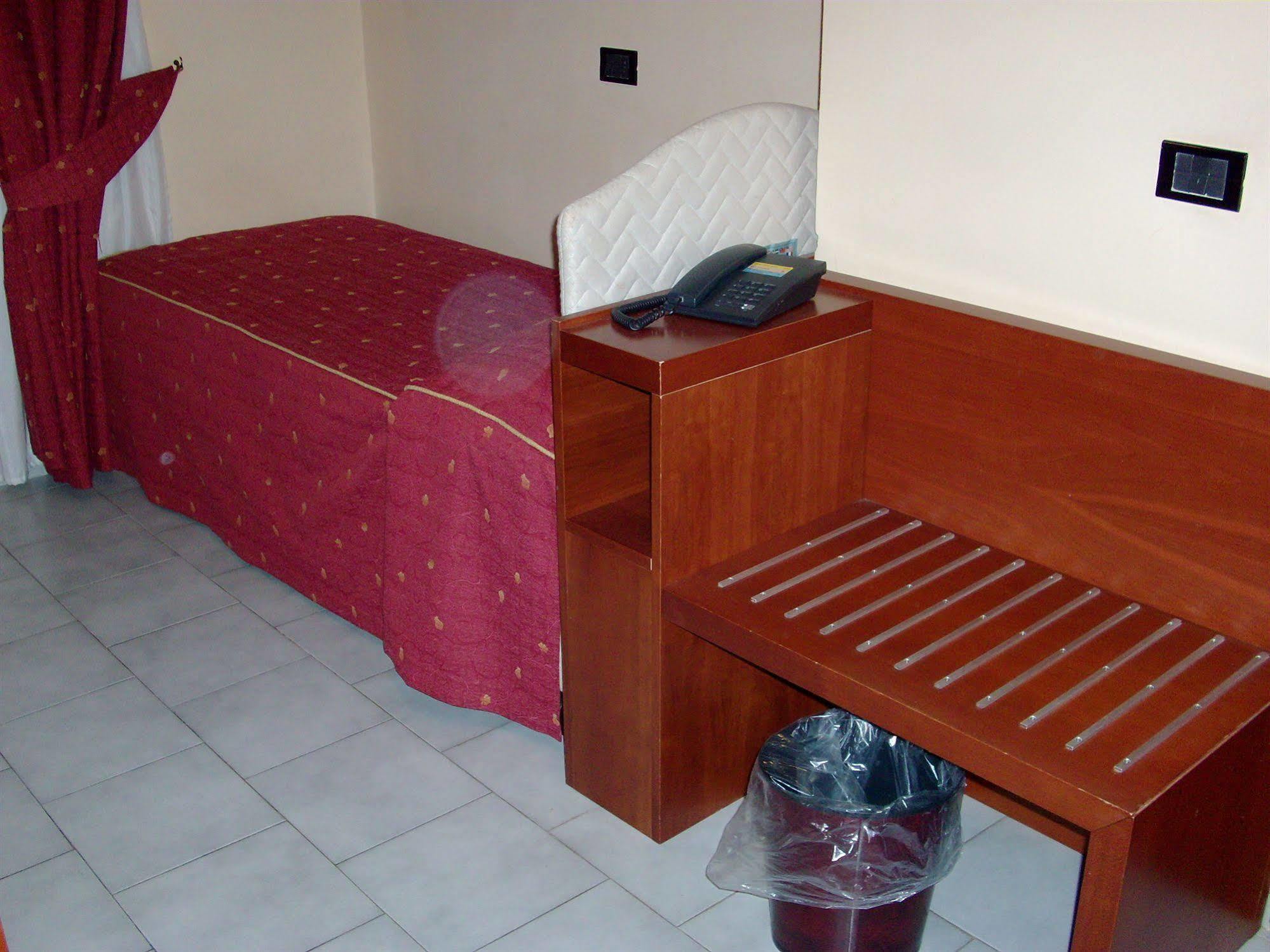 Pisani Hotel San Nicola La Strada المظهر الخارجي الصورة