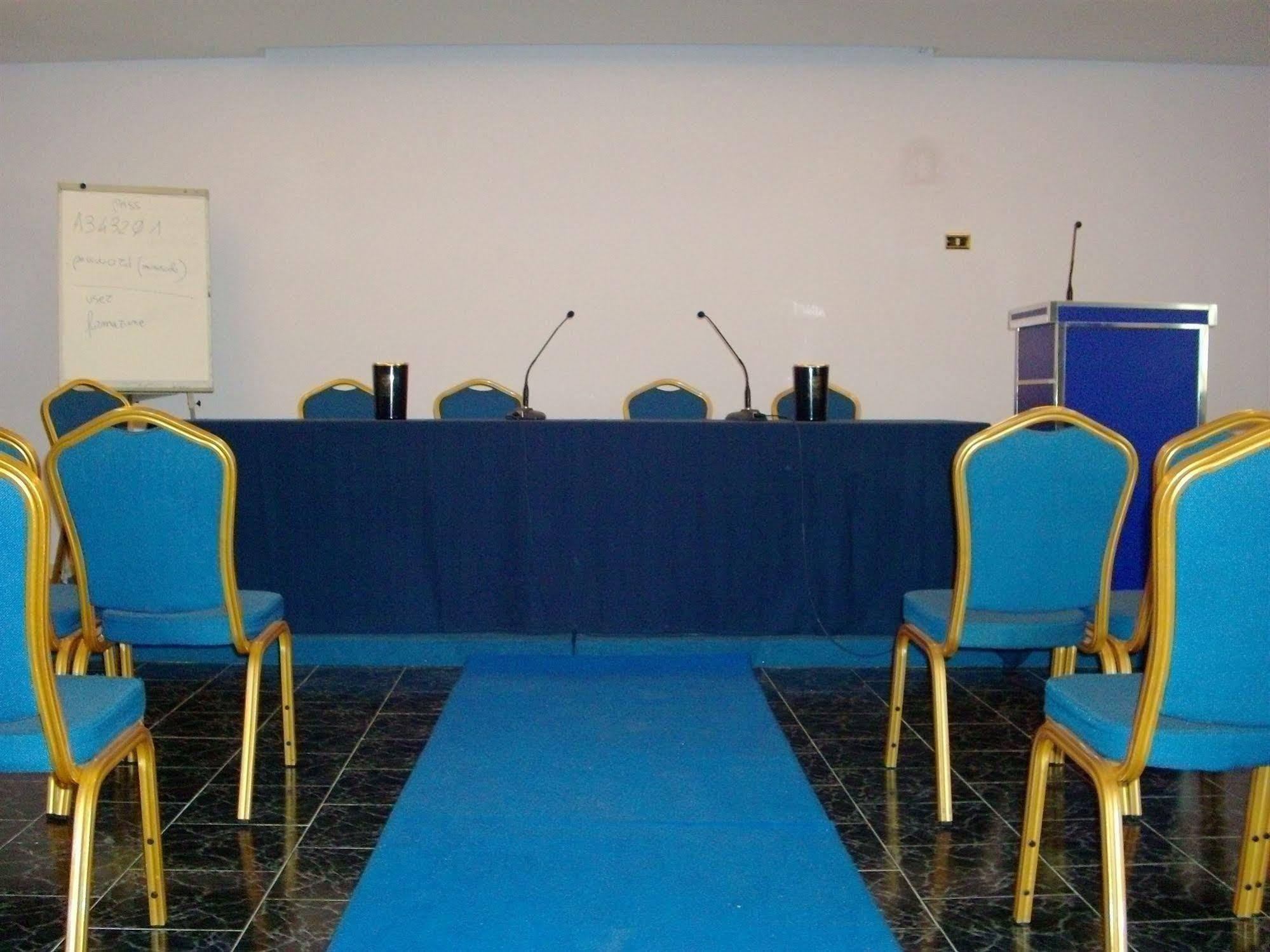 Pisani Hotel San Nicola La Strada المظهر الخارجي الصورة