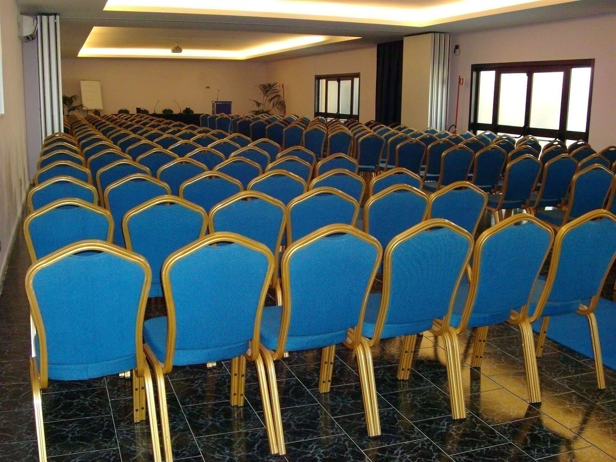 Pisani Hotel San Nicola La Strada المظهر الخارجي الصورة