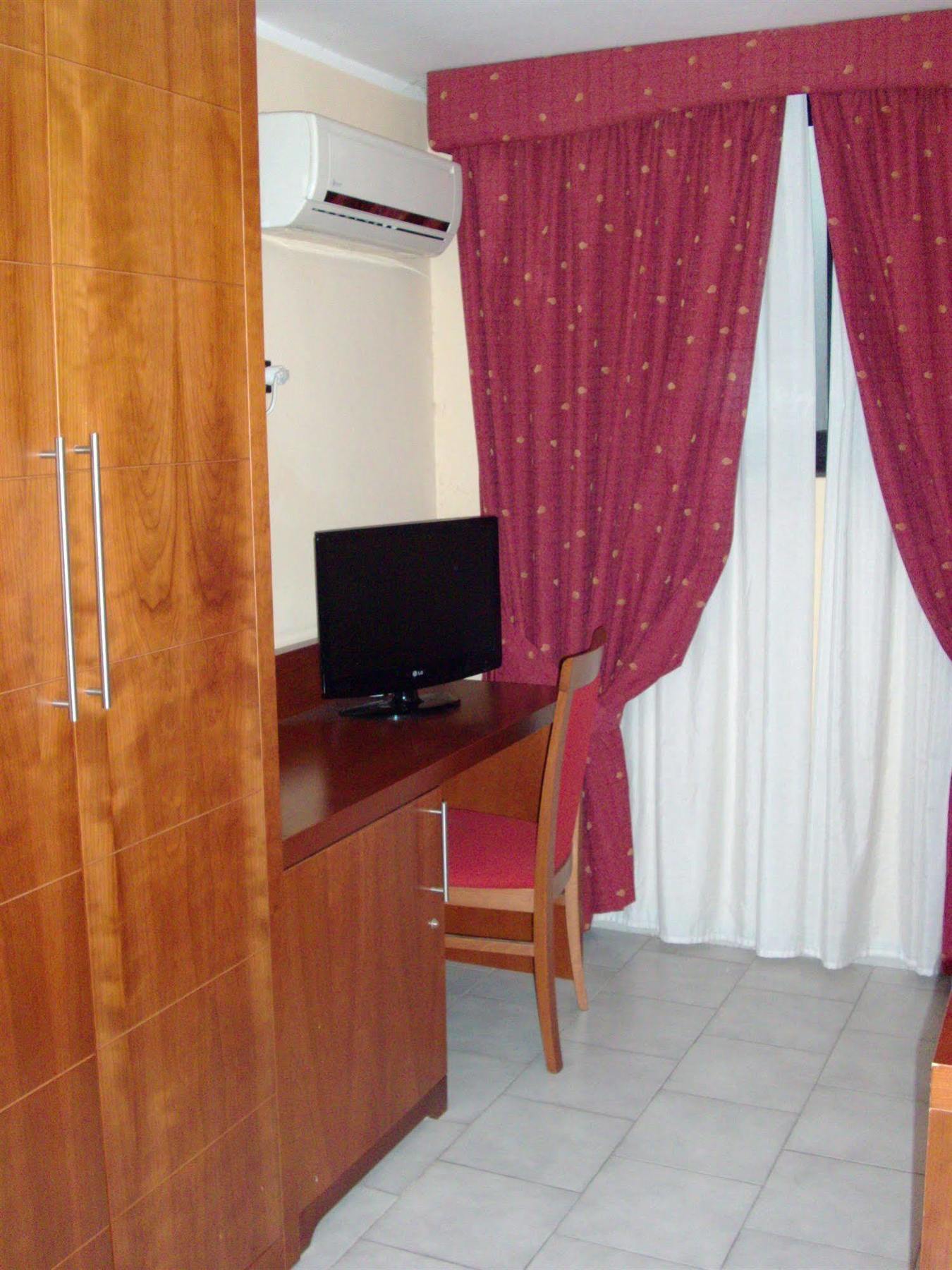 Pisani Hotel San Nicola La Strada المظهر الخارجي الصورة