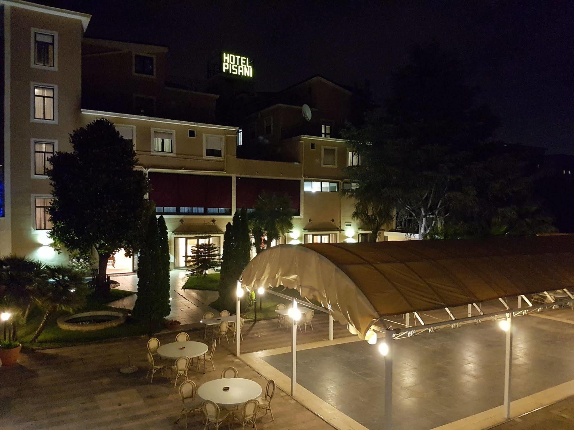 Pisani Hotel San Nicola La Strada المظهر الخارجي الصورة